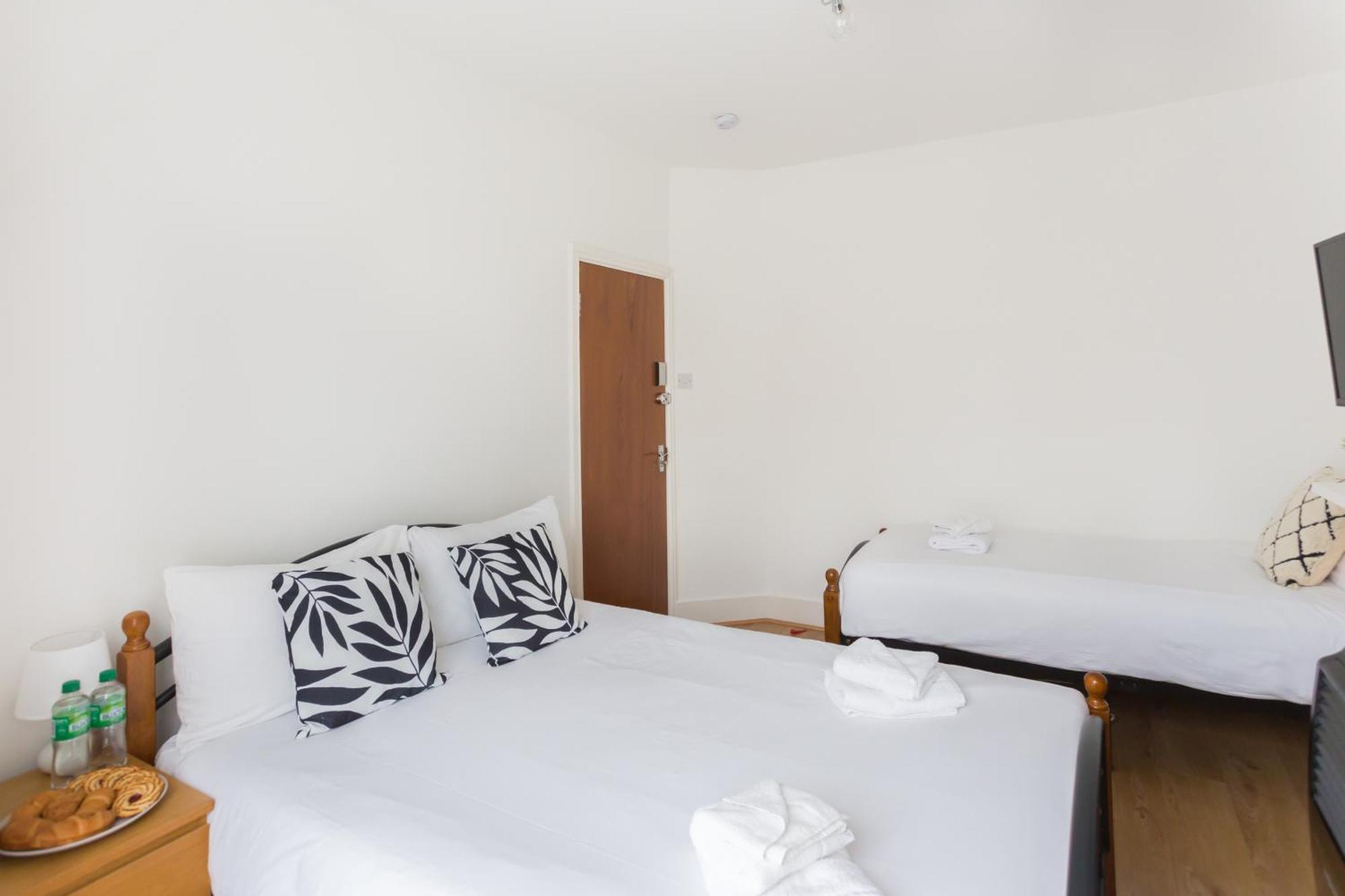 Wood Green Budget Rooms - Next To Mall & Metro Station - 10 Min To City Center London Eksteriør bilde