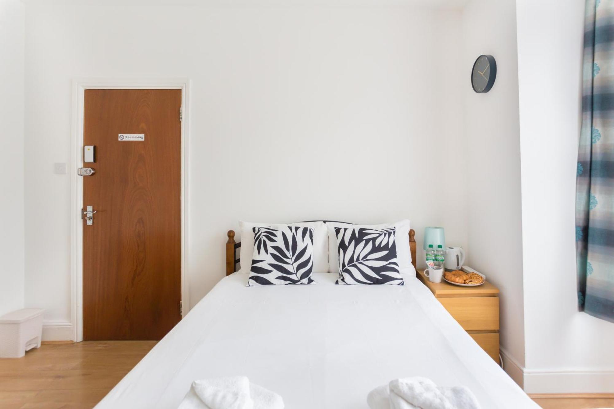 Wood Green Budget Rooms - Next To Mall & Metro Station - 10 Min To City Center London Eksteriør bilde