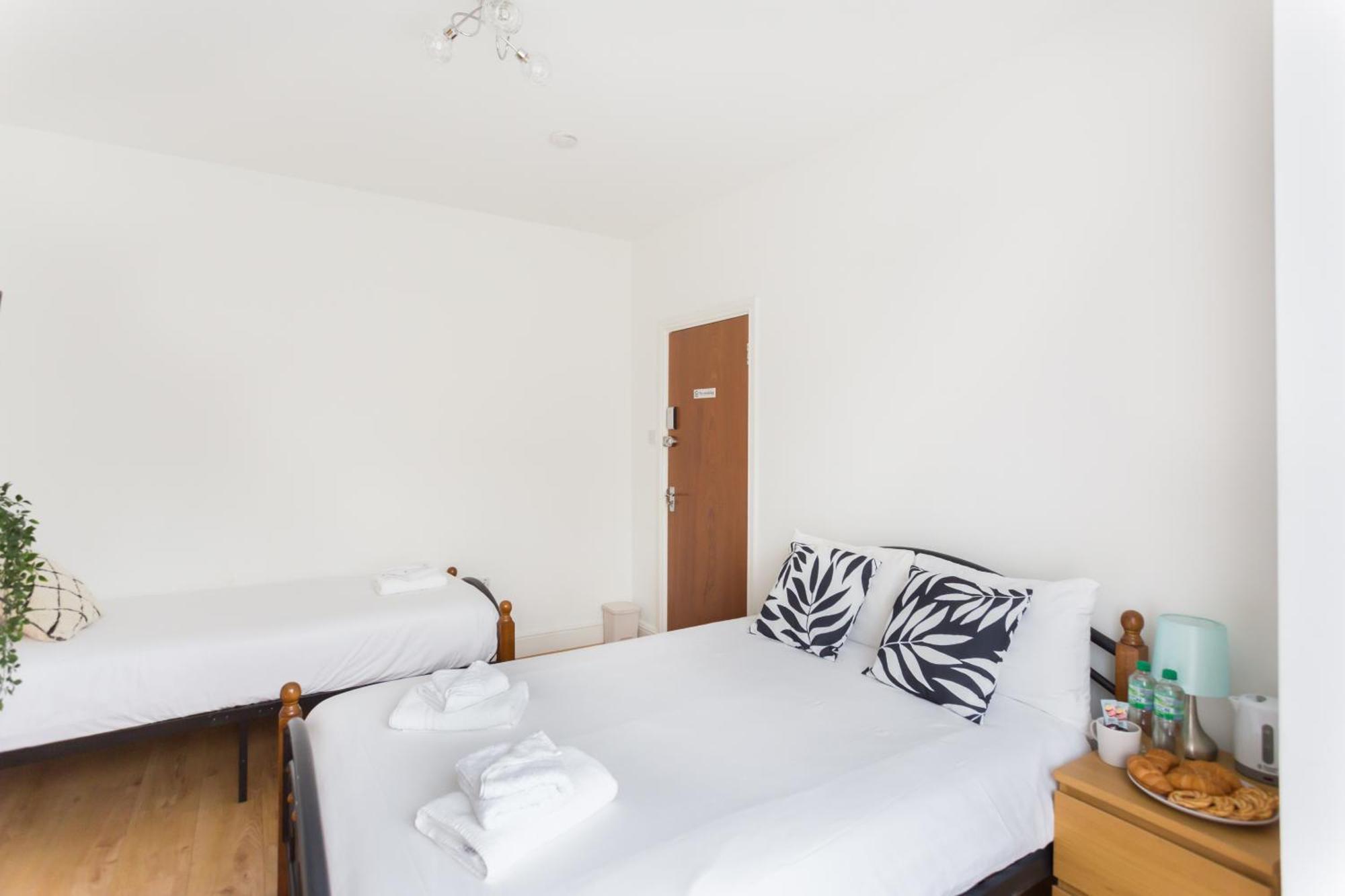 Wood Green Budget Rooms - Next To Mall & Metro Station - 10 Min To City Center London Eksteriør bilde