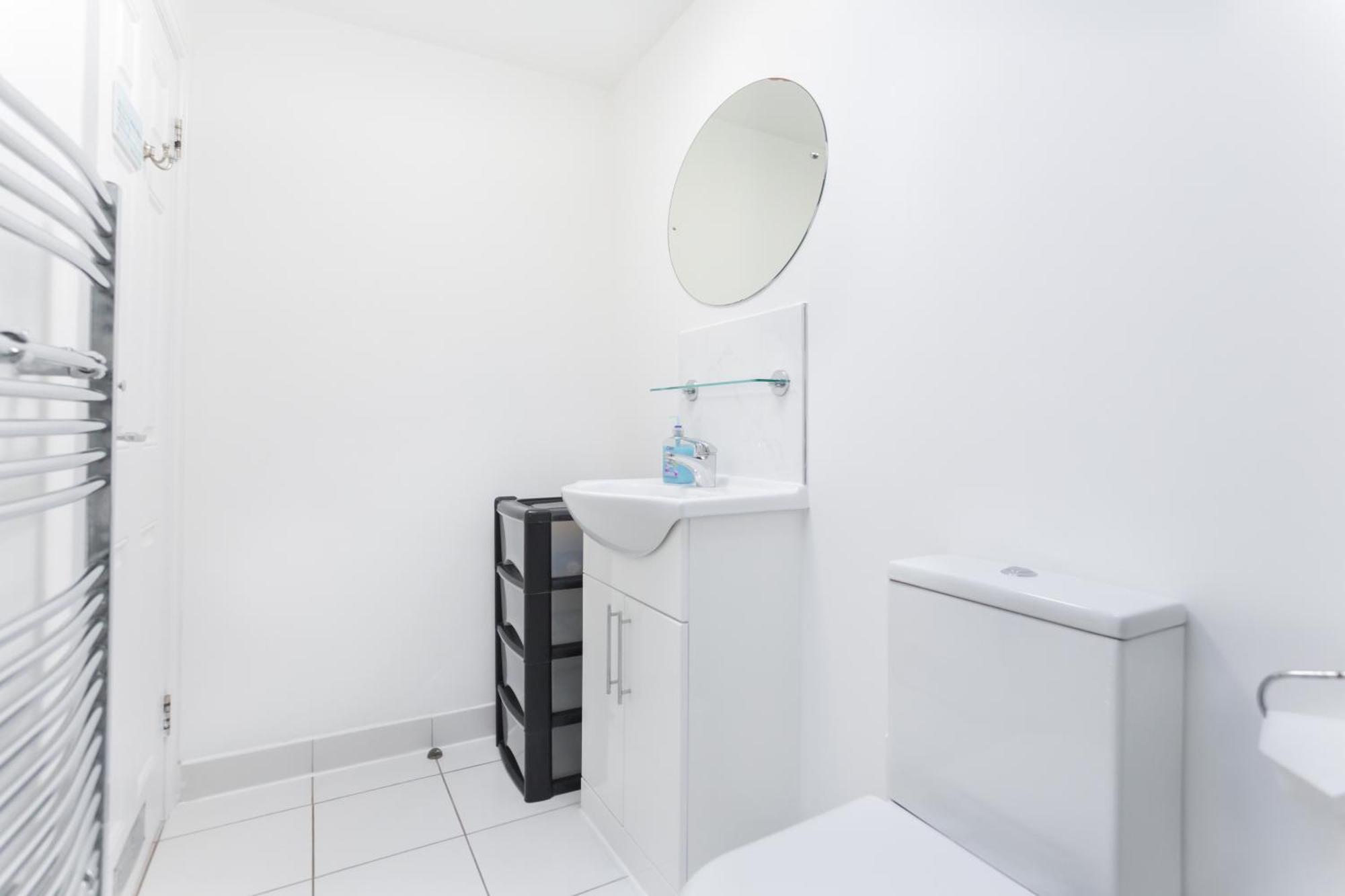 Wood Green Budget Rooms - Next To Mall & Metro Station - 10 Min To City Center London Eksteriør bilde