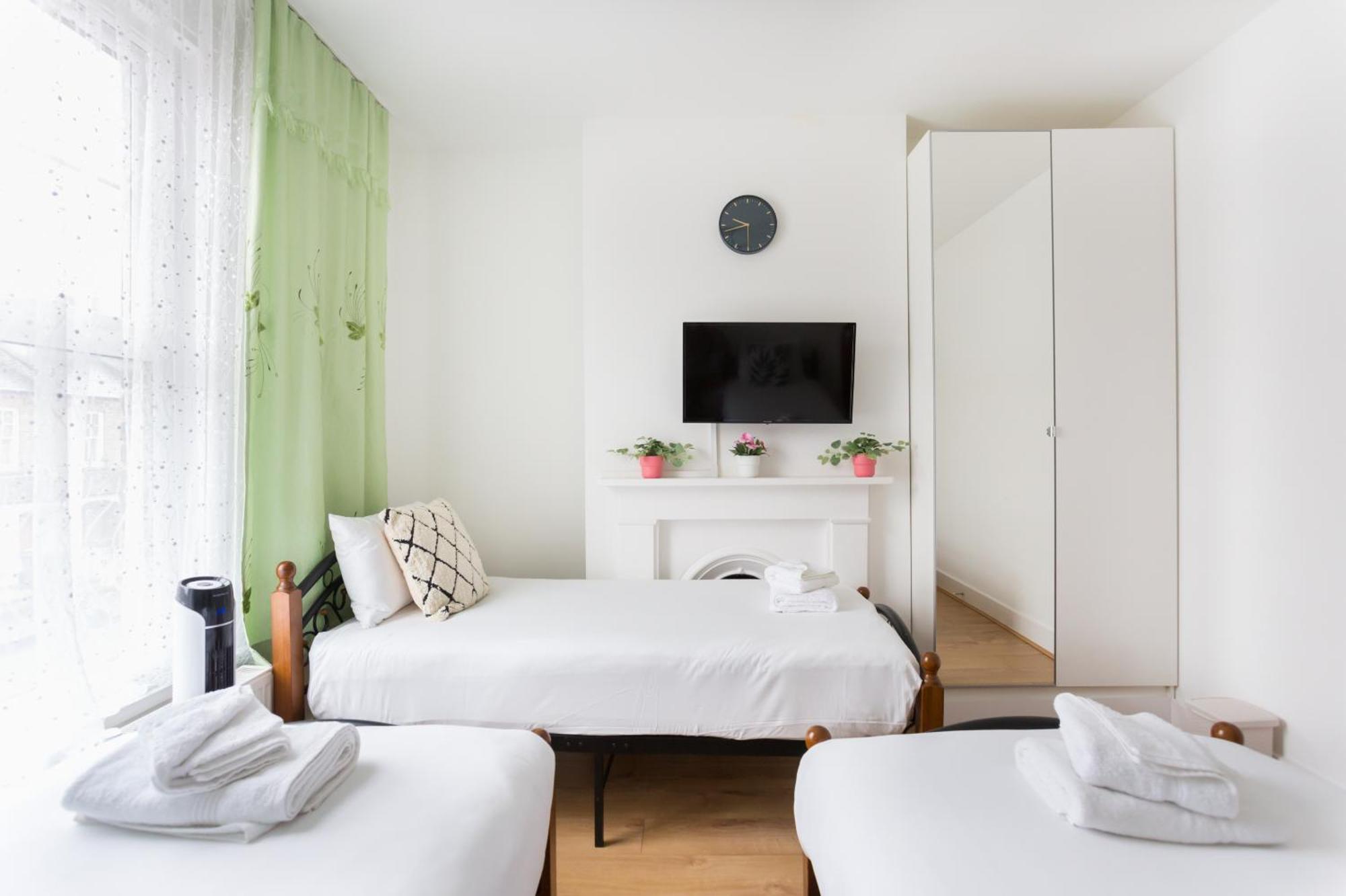 Wood Green Budget Rooms - Next To Mall & Metro Station - 10 Min To City Center London Eksteriør bilde