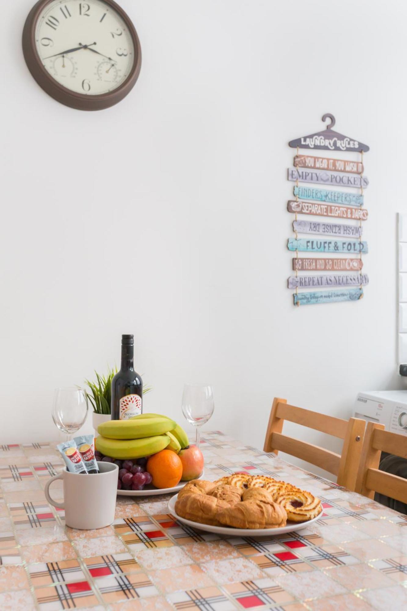 Wood Green Budget Rooms - Next To Mall & Metro Station - 10 Min To City Center London Eksteriør bilde