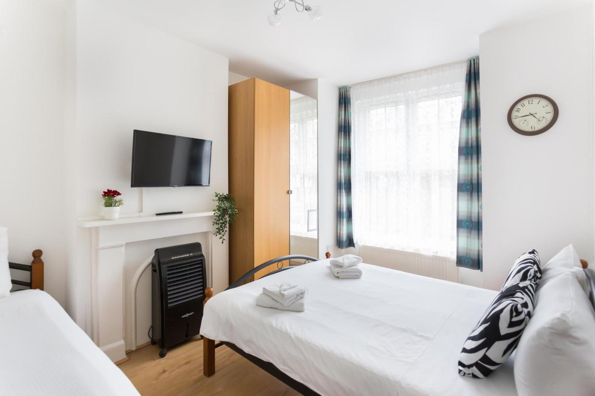 Wood Green Budget Rooms - Next To Mall & Metro Station - 10 Min To City Center London Eksteriør bilde
