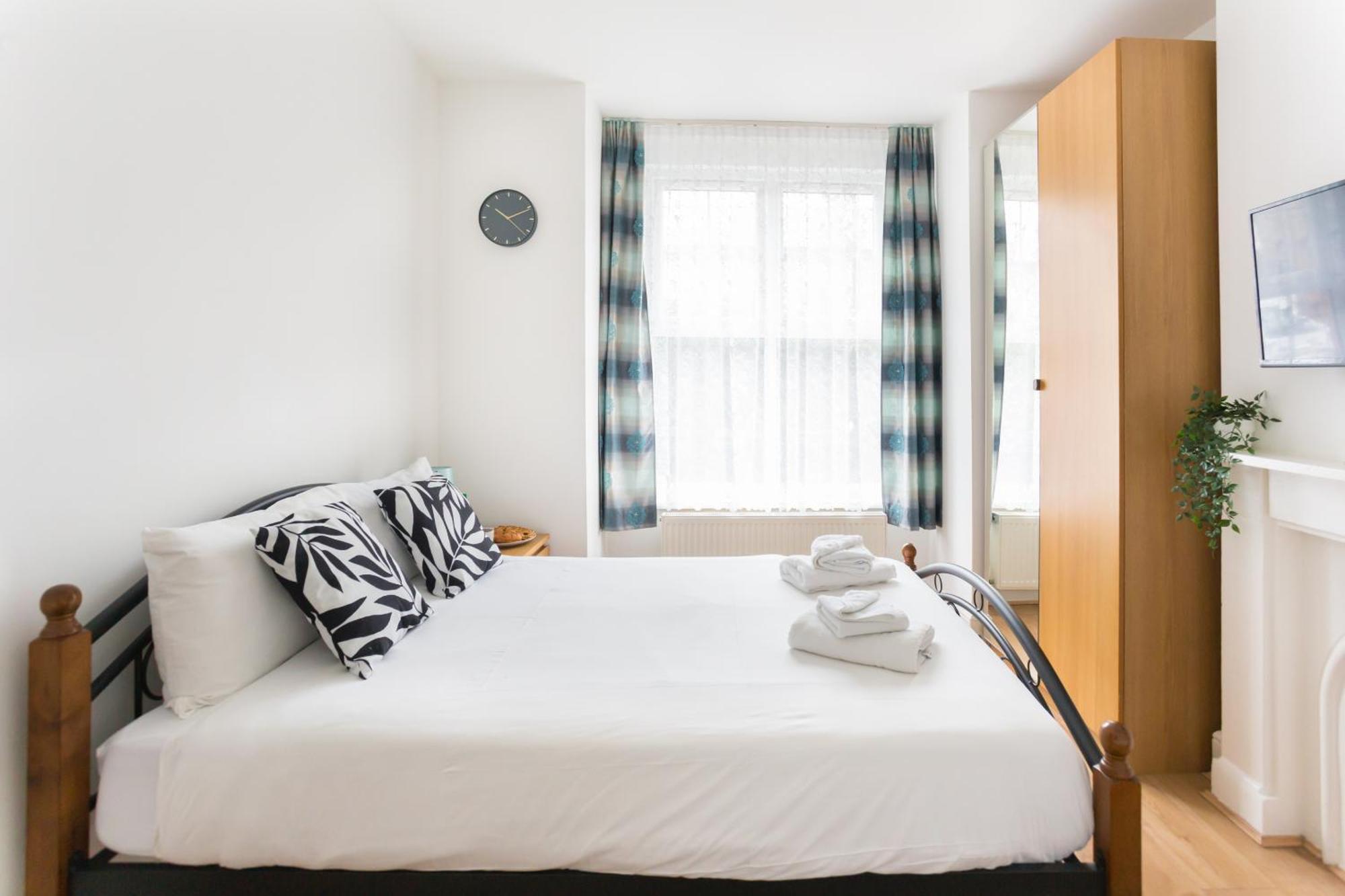 Wood Green Budget Rooms - Next To Mall & Metro Station - 10 Min To City Center London Eksteriør bilde