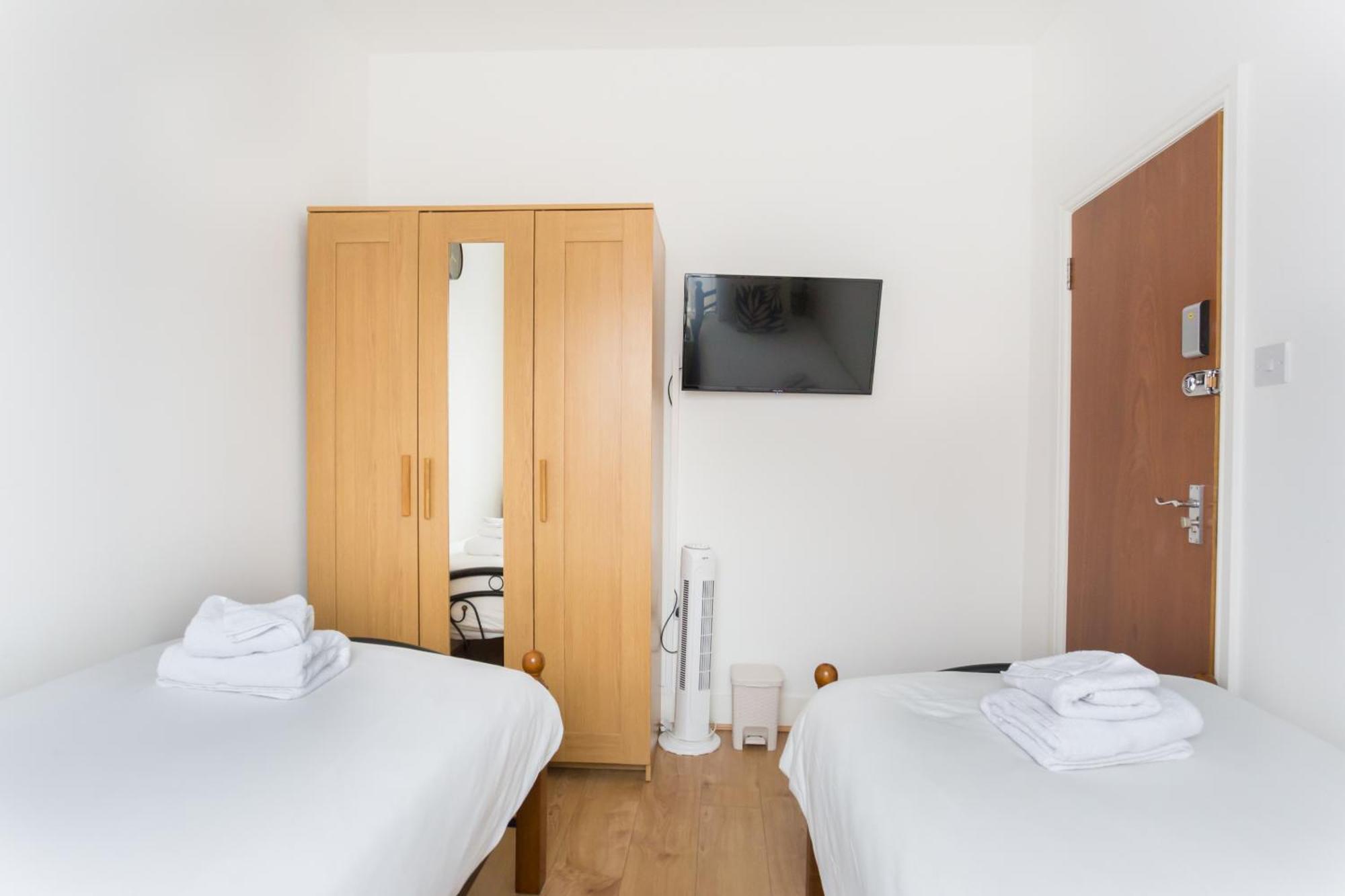Wood Green Budget Rooms - Next To Mall & Metro Station - 10 Min To City Center London Eksteriør bilde