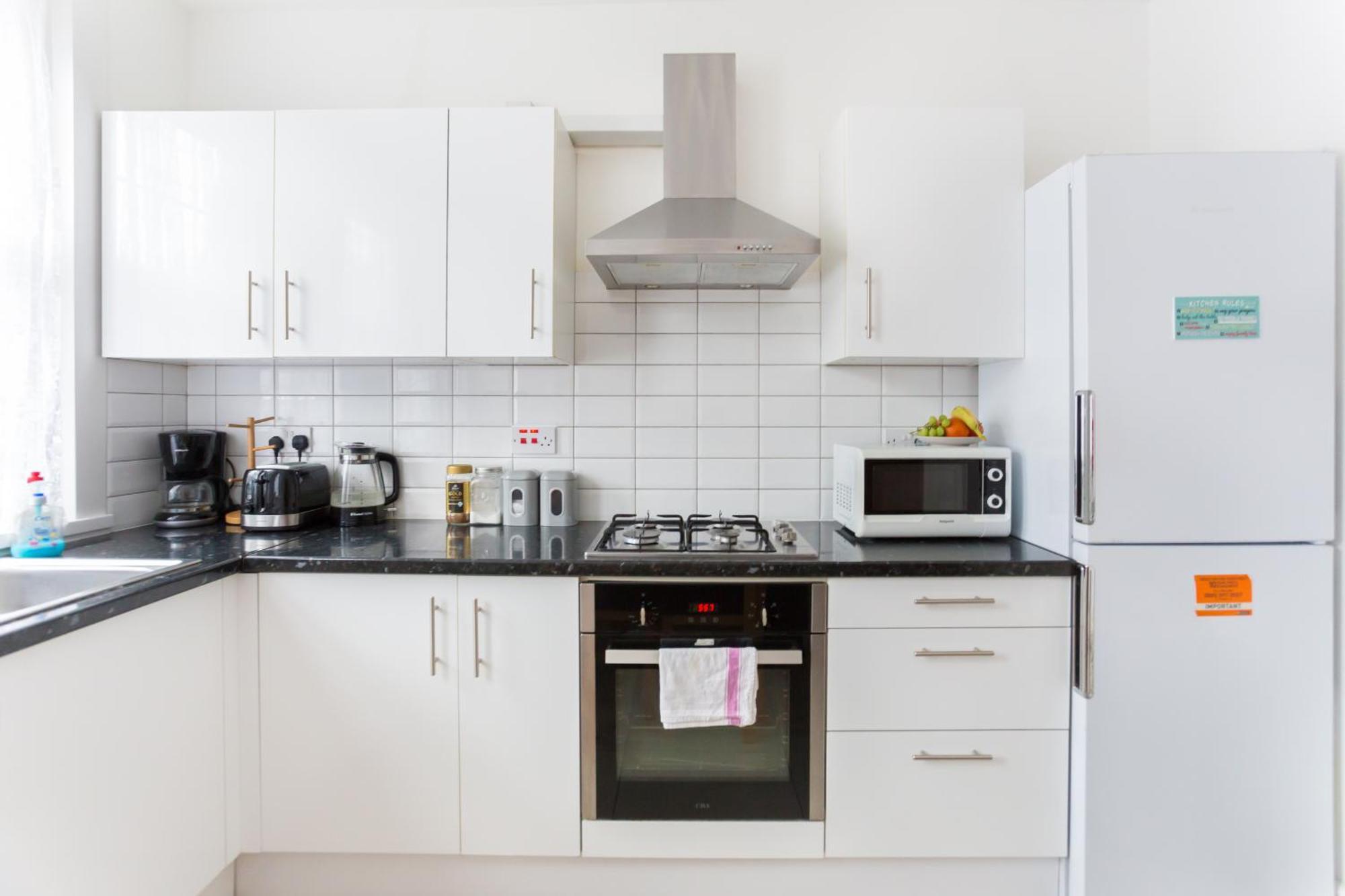 Wood Green Budget Rooms - Next To Mall & Metro Station - 10 Min To City Center London Eksteriør bilde