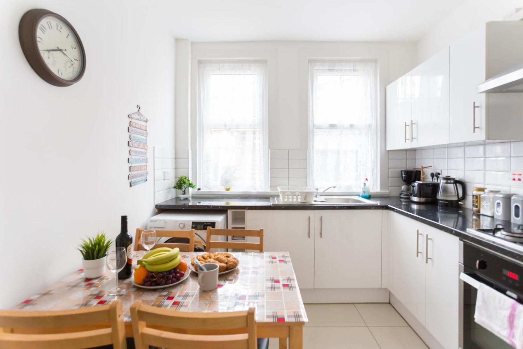 Wood Green Budget Rooms - Next To Mall & Metro Station - 10 Min To City Center London Eksteriør bilde