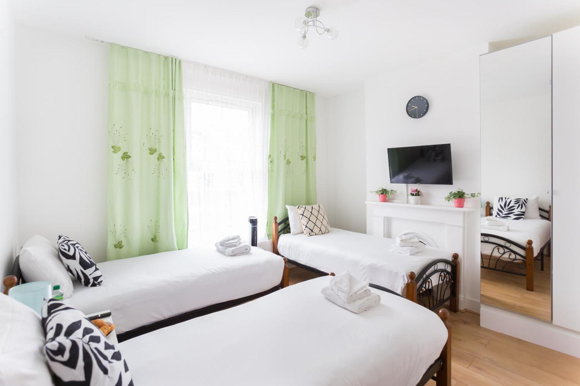 Wood Green Budget Rooms - Next To Mall & Metro Station - 10 Min To City Center London Eksteriør bilde