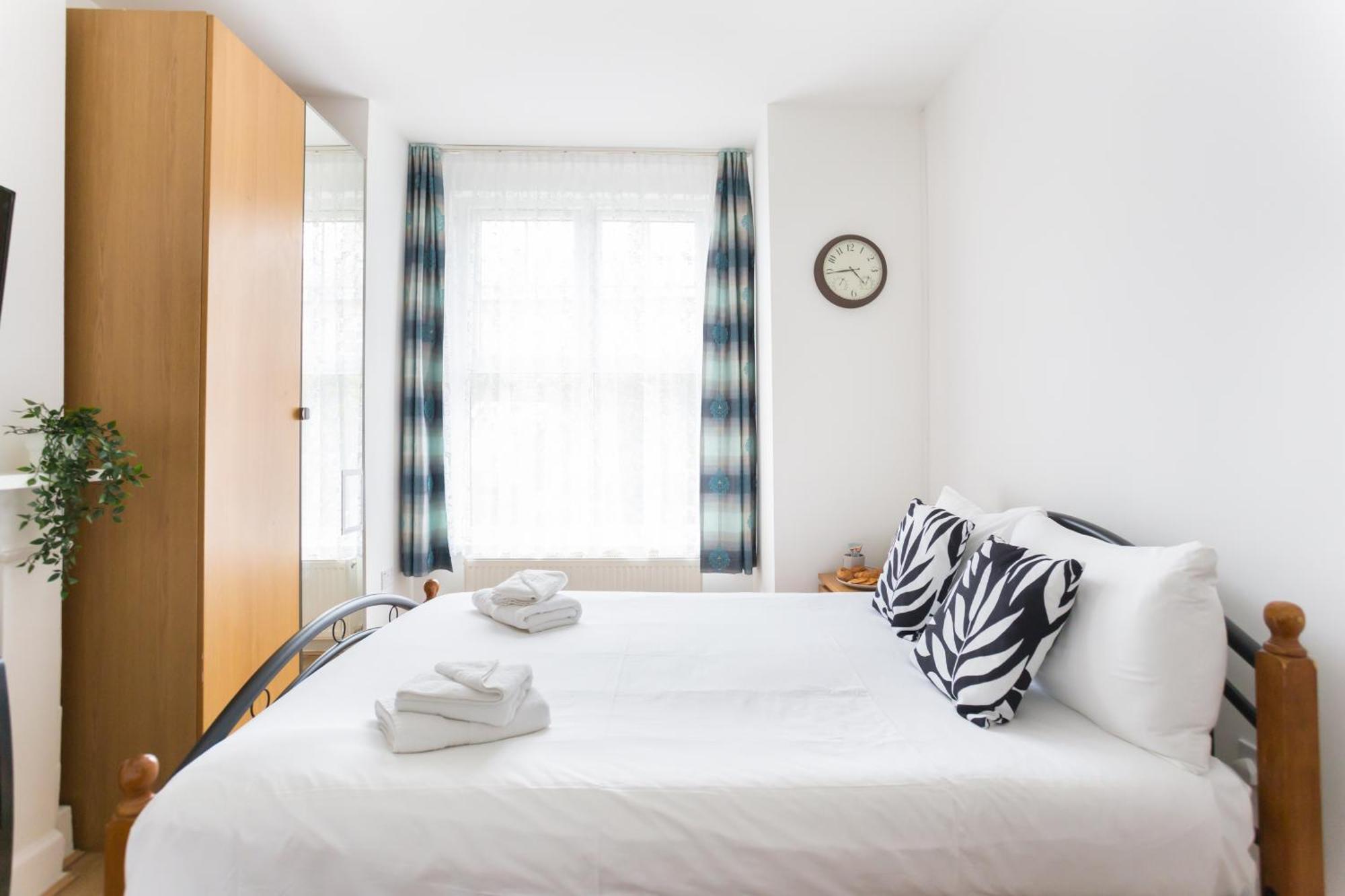 Wood Green Budget Rooms - Next To Mall & Metro Station - 10 Min To City Center London Eksteriør bilde
