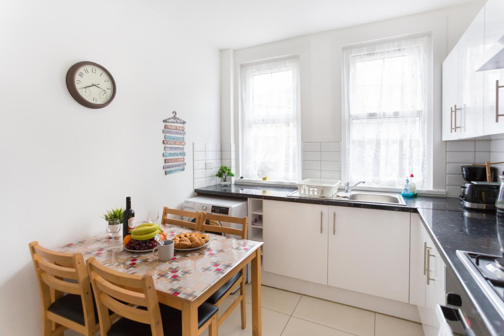 Wood Green Budget Rooms - Next To Mall & Metro Station - 10 Min To City Center London Eksteriør bilde