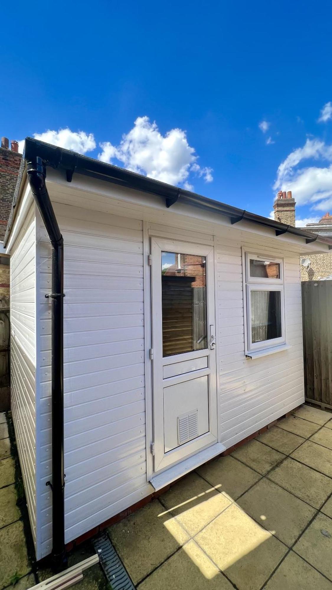 Wood Green Budget Rooms - Next To Mall & Metro Station - 10 Min To City Center London Eksteriør bilde